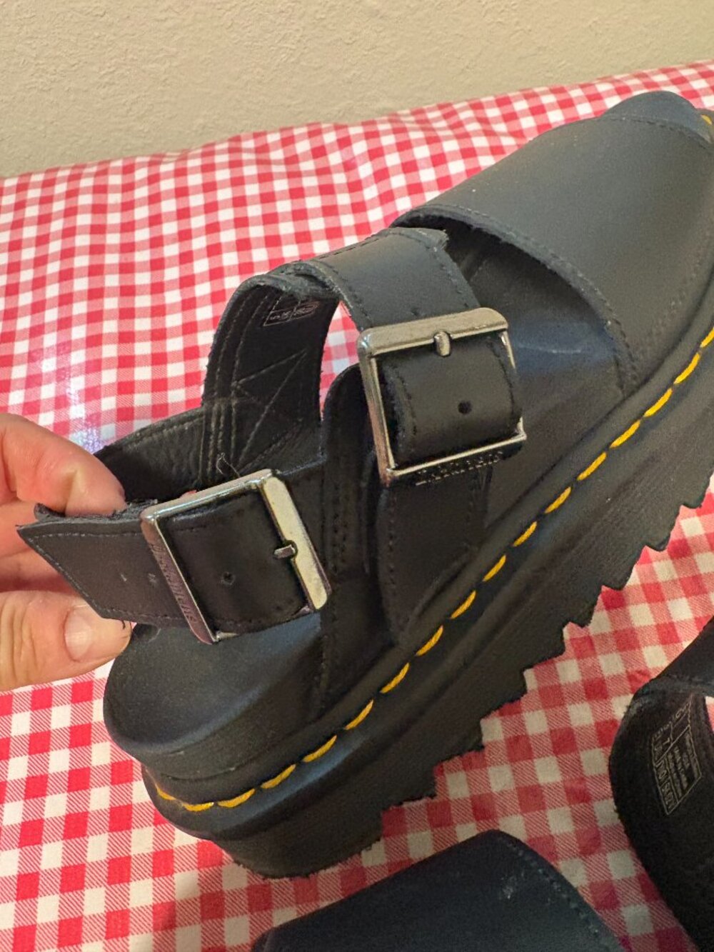 Doc Martens Black Voss Hydro Yellow Welt Stitching Sandals Size 7 - Picture 7 of 10